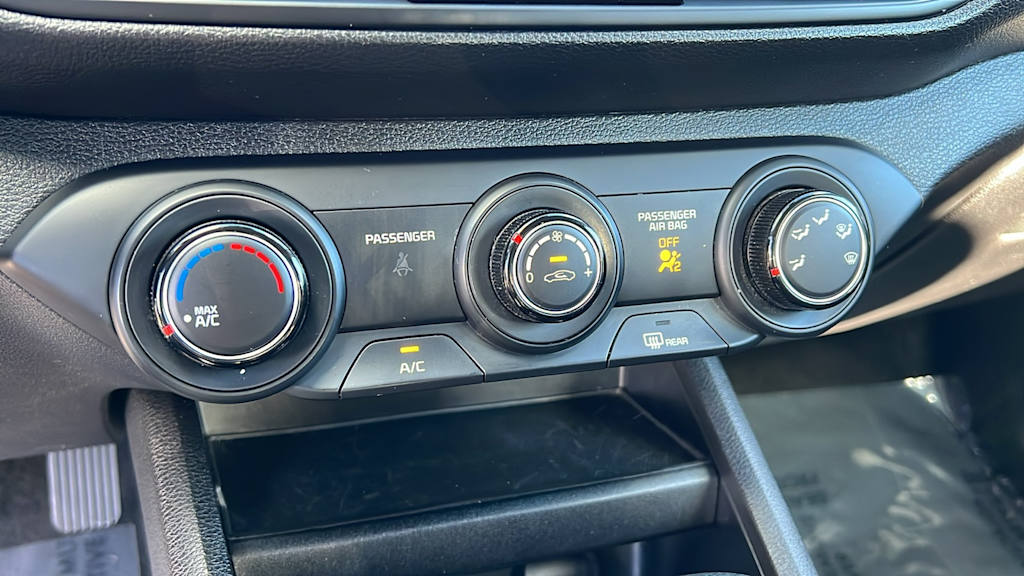 Thumbnail: 2023 Kia Forte - 23