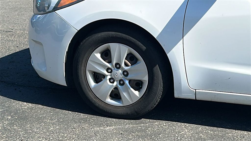 Thumbnail: 2017 Kia Forte - 7