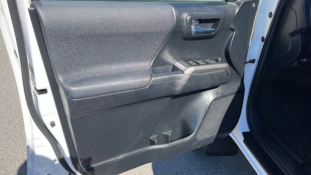 Thumbnail: 2021 Toyota Tacoma - 29