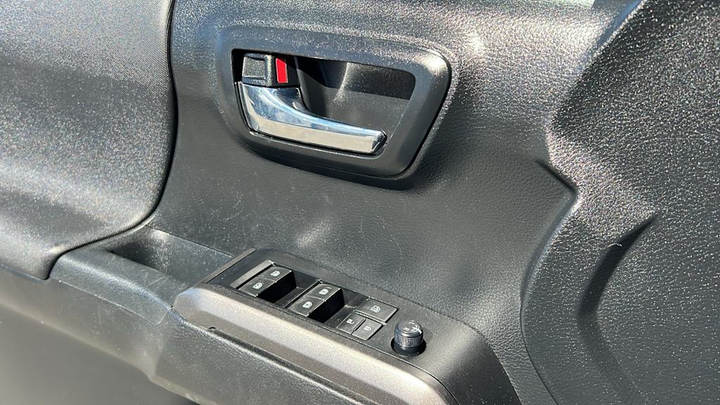 Thumbnail: 2021 Toyota Tacoma - 28