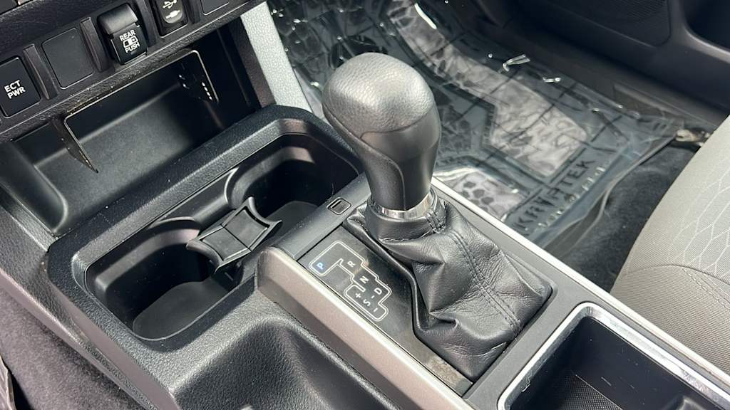 Thumbnail: 2019 Toyota Tacoma - 10