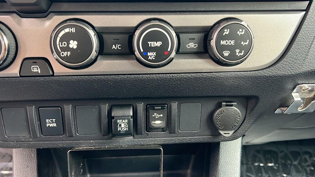 Thumbnail: 2019 Toyota Tacoma - 16