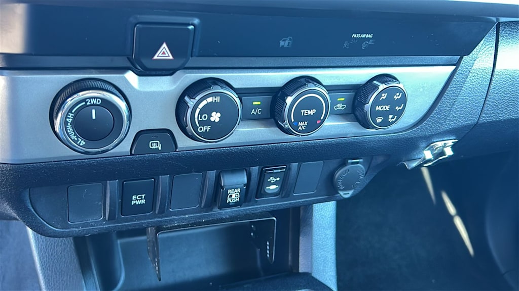 Thumbnail: 2019 Toyota Tacoma - 21