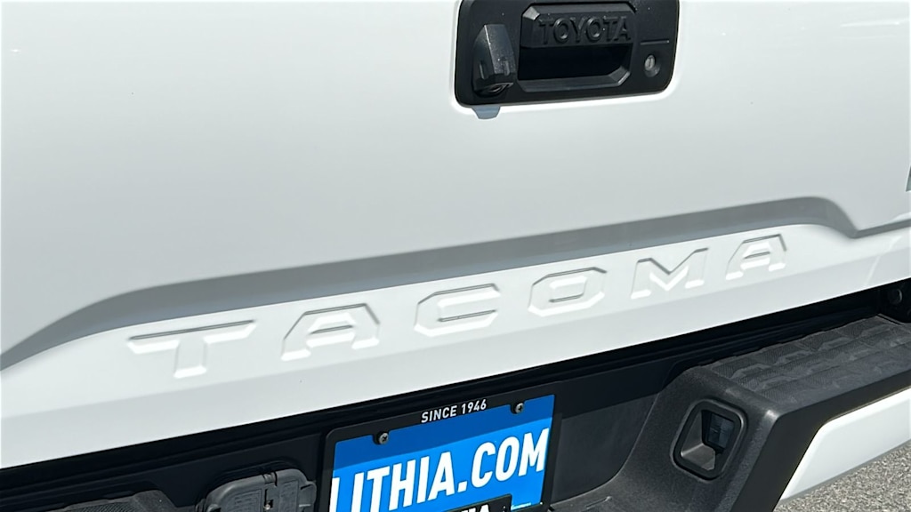 Thumbnail: 2021 Toyota Tacoma - 7