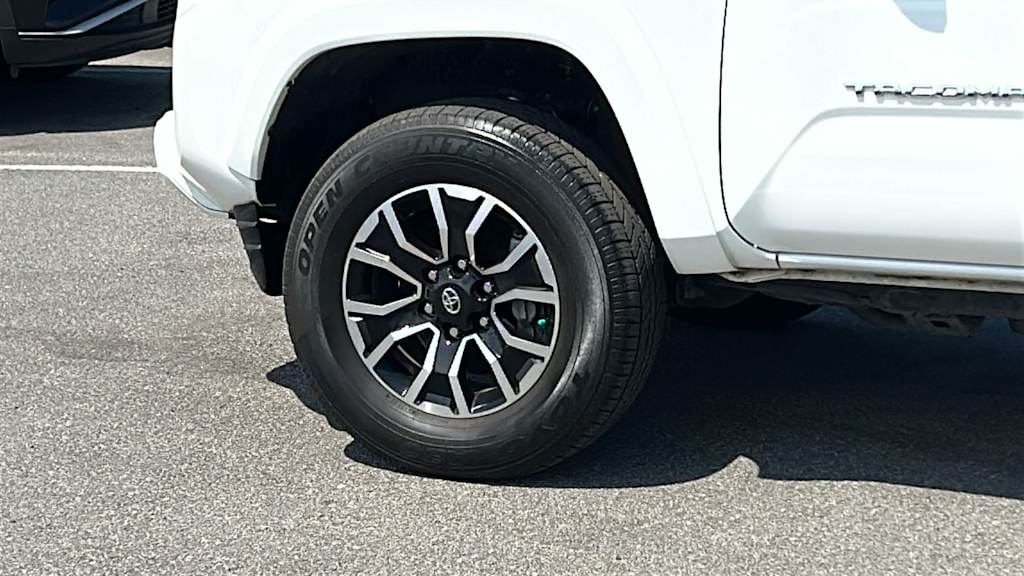 Thumbnail: 2021 Toyota Tacoma - 8