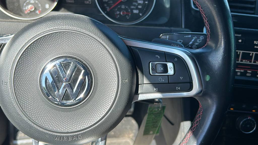 Thumbnail: 2017 Volkswagen Golf - 20