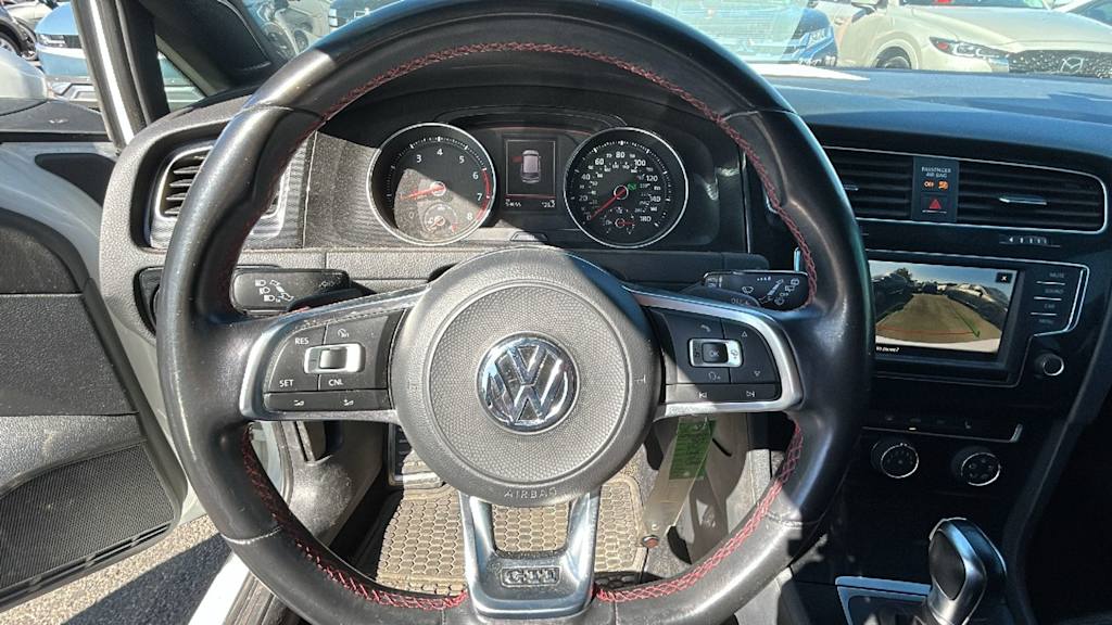 Thumbnail: 2017 Volkswagen Golf - 8
