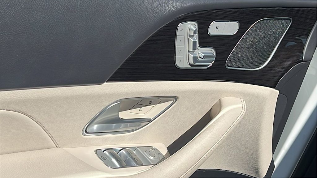 Thumbnail: 2020 Mercedes-Benz GLE - 28
