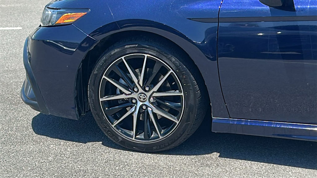 Thumbnail: 2022 Toyota Camry - 8