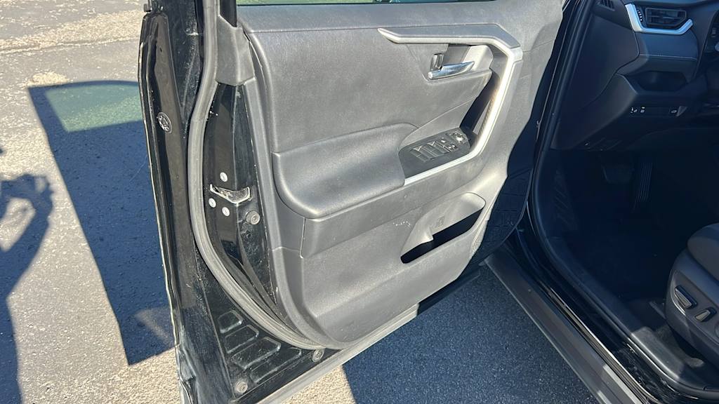 Thumbnail: 2020 Toyota RAV4 - 29