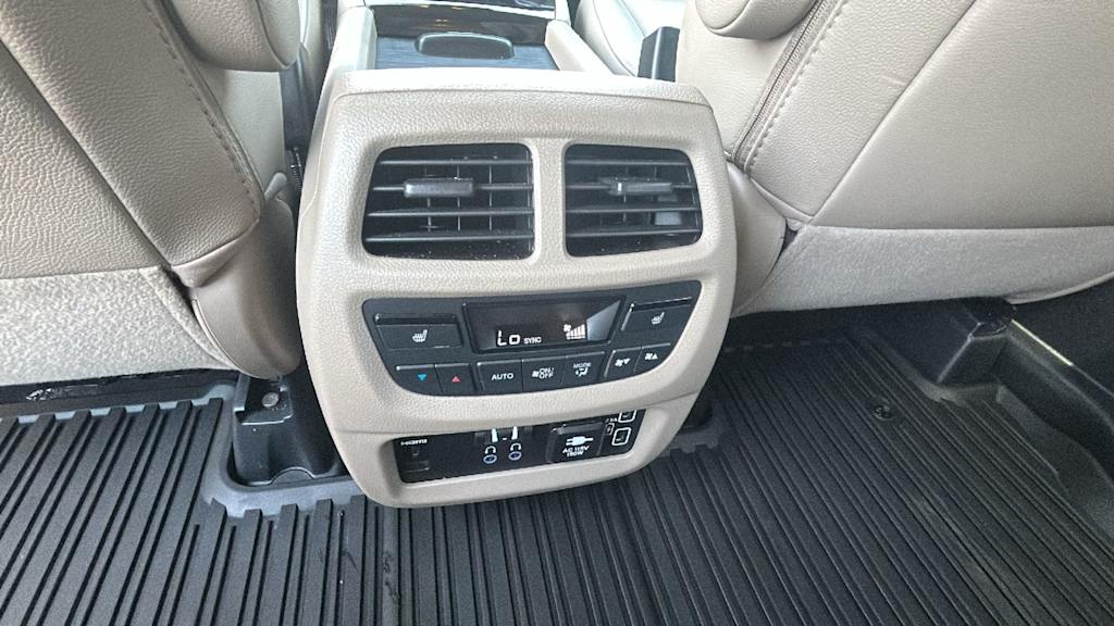 Thumbnail: 2020 Honda Pilot - 30