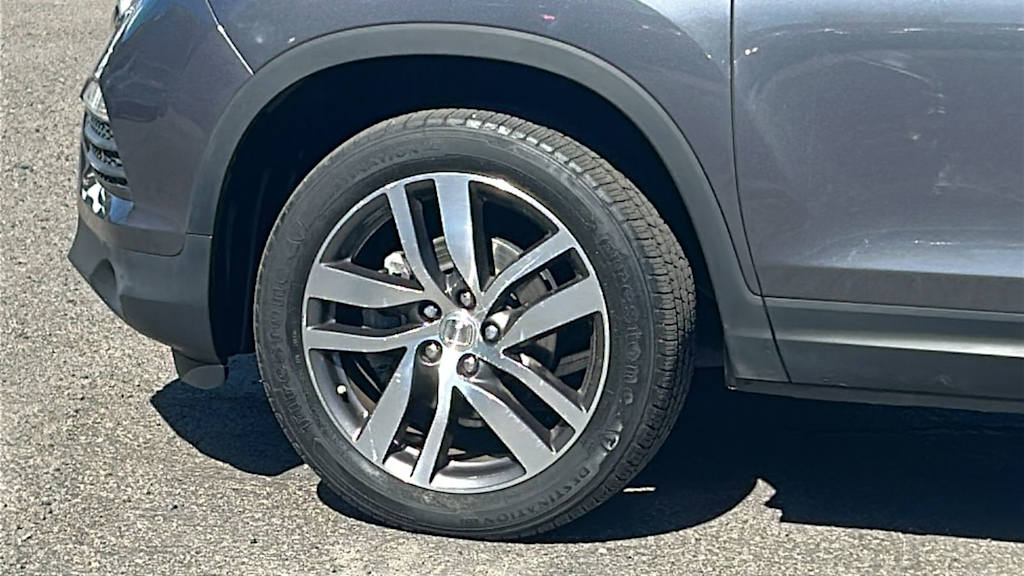 Thumbnail: 2017 Honda Pilot - 8