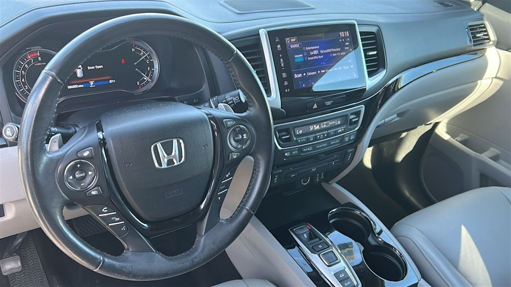 Thumbnail: 2017 Honda Pilot - 2