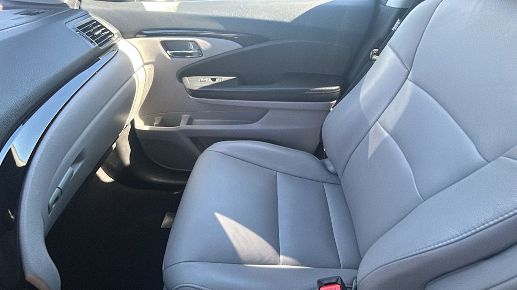 Thumbnail: 2017 Honda Pilot - 10