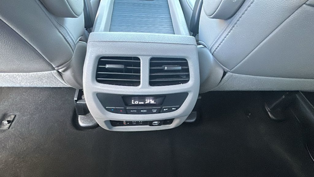 Thumbnail: 2017 Honda Pilot - 30