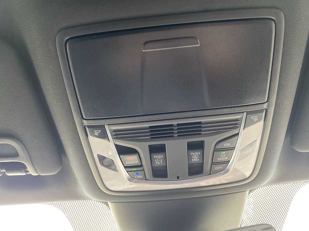 Thumbnail: 2022 Acura MDX - 30