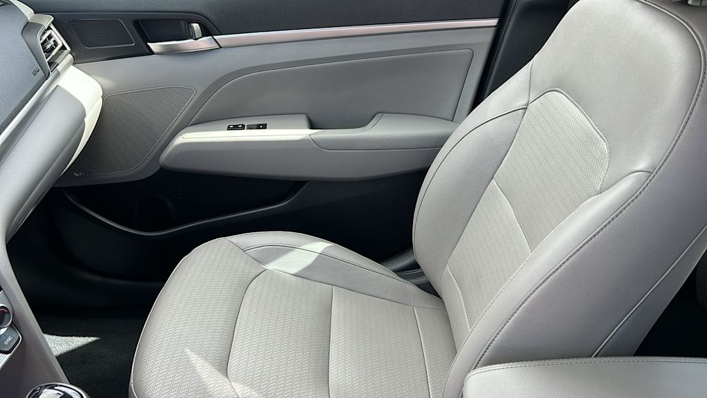 Thumbnail: 2019 Hyundai Elantra - 10