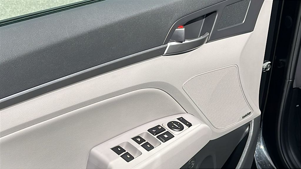 Thumbnail: 2019 Hyundai Elantra - 28