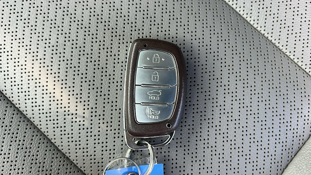 Thumbnail: 2019 Hyundai Elantra - 17
