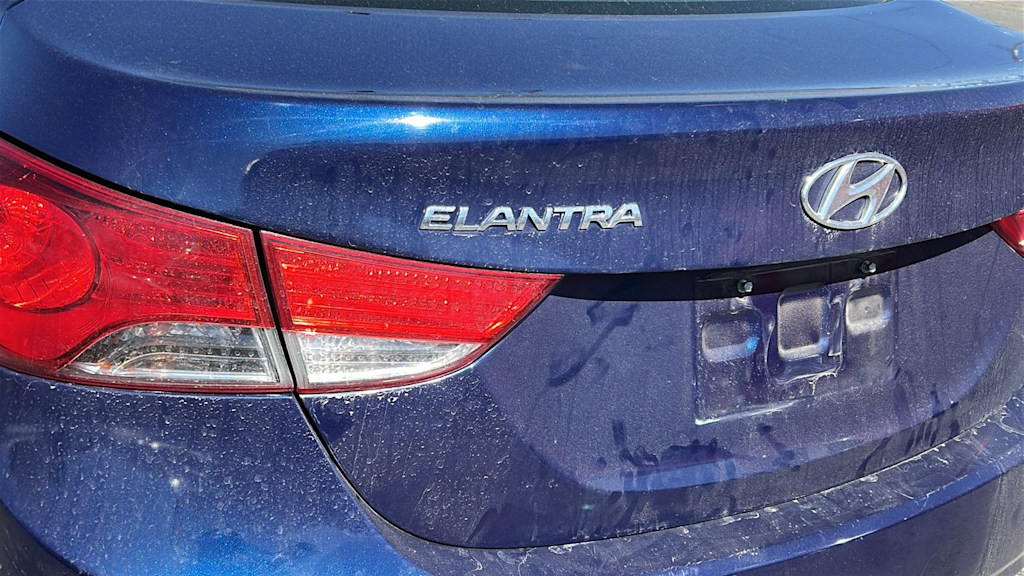 Thumbnail: 2013 Hyundai Elantra - 12