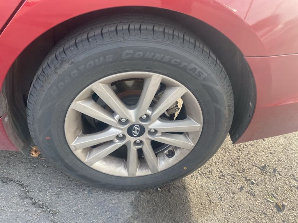 Thumbnail: 2015 Hyundai Sonata - 18