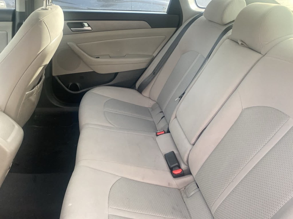 Thumbnail: 2015 Hyundai Sonata - 19