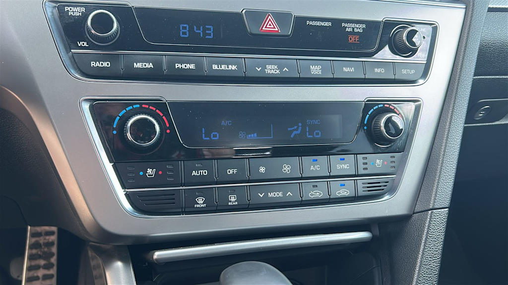 Thumbnail: 2015 Hyundai Sonata - 16