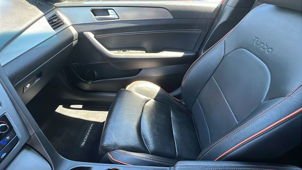 Thumbnail: 2015 Hyundai Sonata - 11