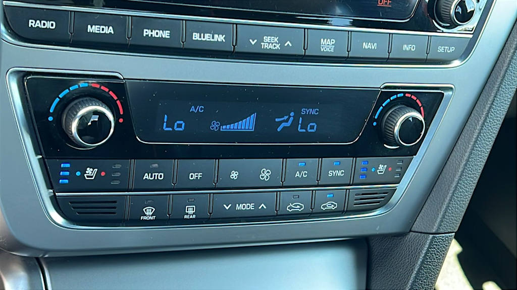 Thumbnail: 2015 Hyundai Sonata - 22