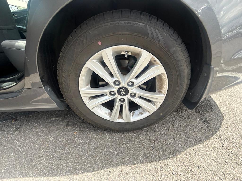 Thumbnail: 2012 Hyundai Sonata - 7