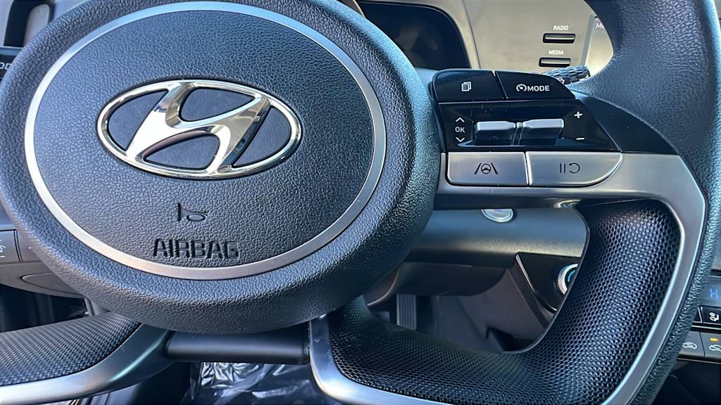 Thumbnail: 2022 Hyundai Elantra - 27