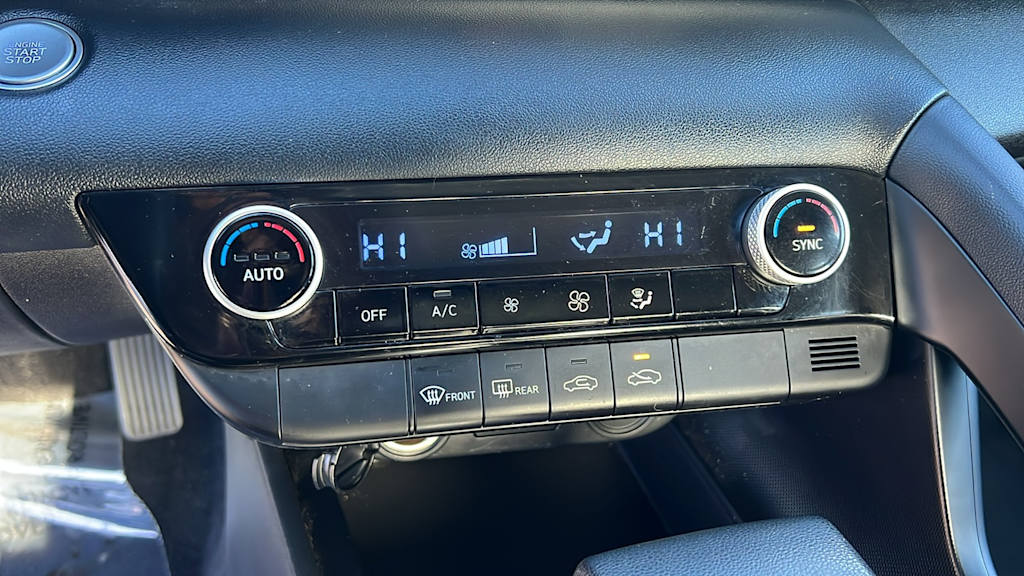 Thumbnail: 2022 Hyundai Elantra - 23