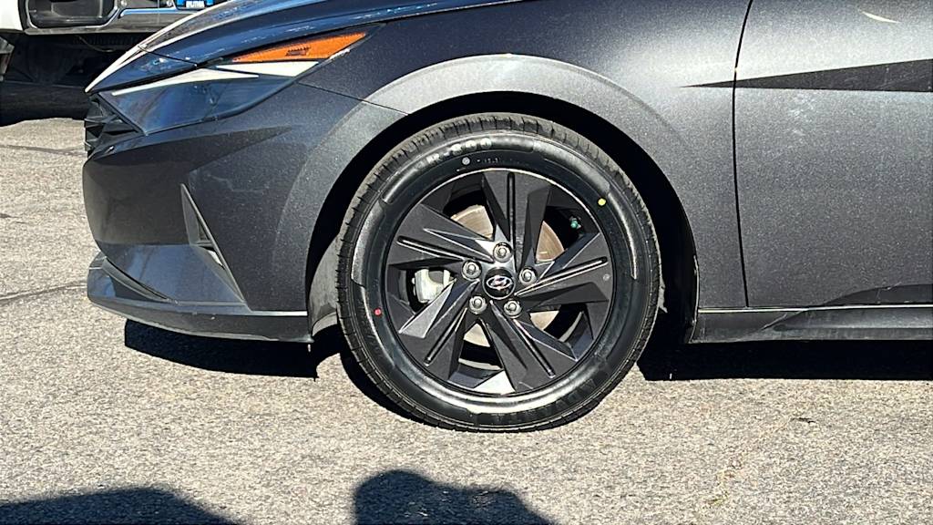 Thumbnail: 2022 Hyundai Elantra - 7