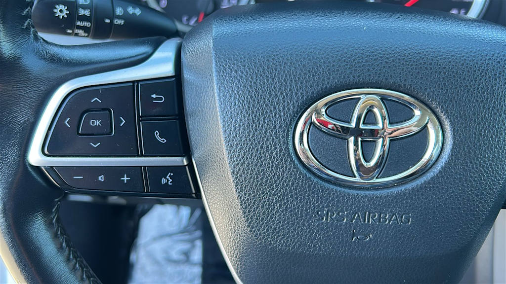 Thumbnail: 2022 Toyota Highlander - 26