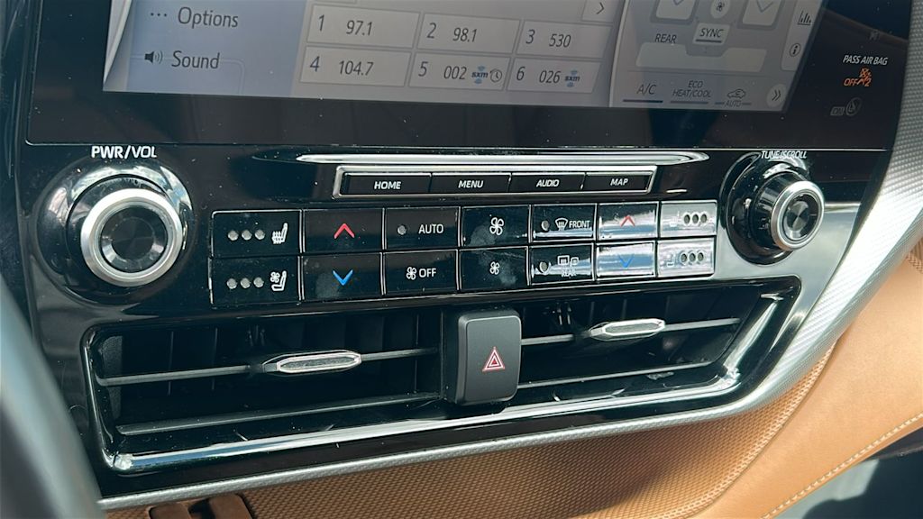 Thumbnail: 2021 Toyota Highlander - 24