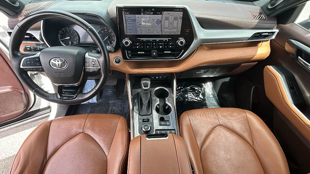 Thumbnail: 2021 Toyota Highlander - 14