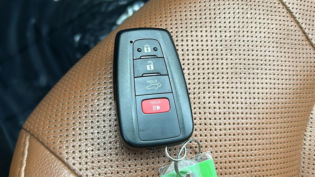 Thumbnail: 2021 Toyota Highlander - 19