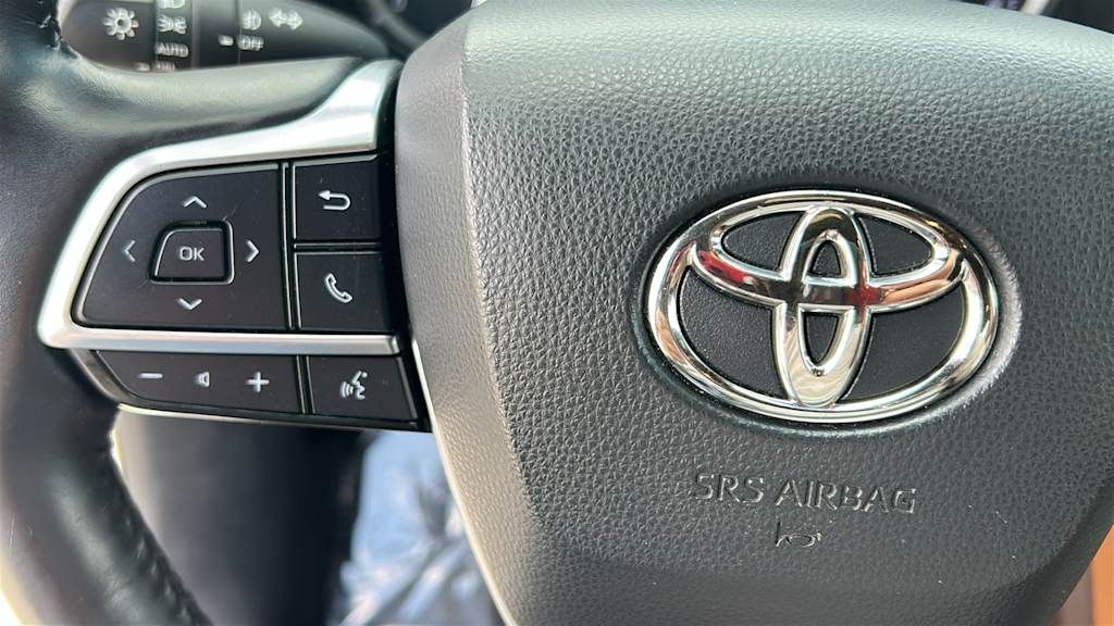 Thumbnail: 2021 Toyota Highlander - 27