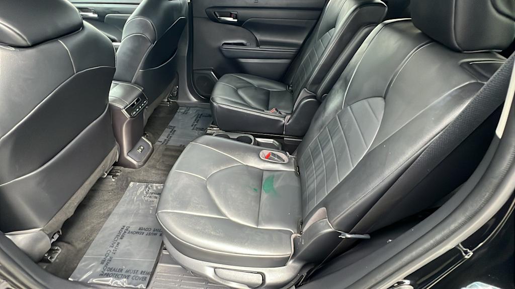 Thumbnail: 2021 Toyota Highlander - 12