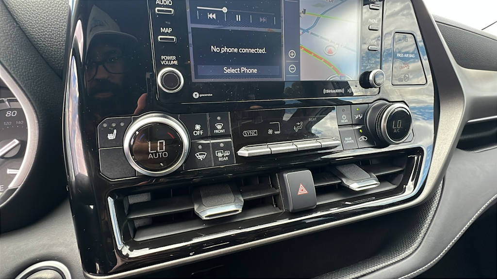 Thumbnail: 2021 Toyota Highlander - 15