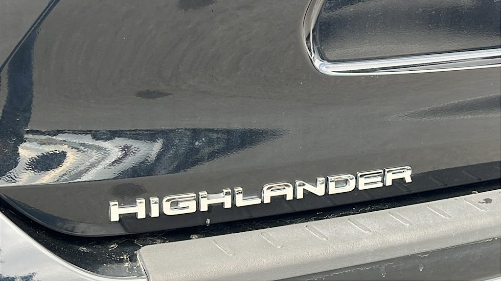 Thumbnail: 2021 Toyota Highlander - 7