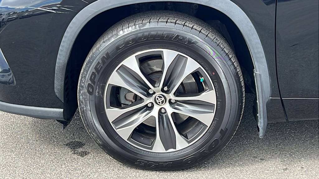 Thumbnail: 2021 Toyota Highlander - 8