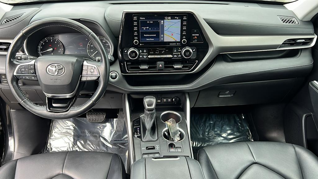 Thumbnail: 2021 Toyota Highlander - 14