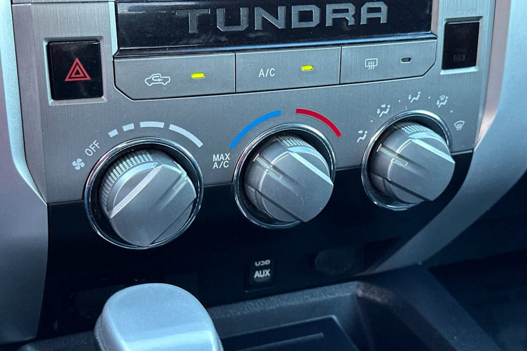 Thumbnail: 2014 Toyota Tundra - 32