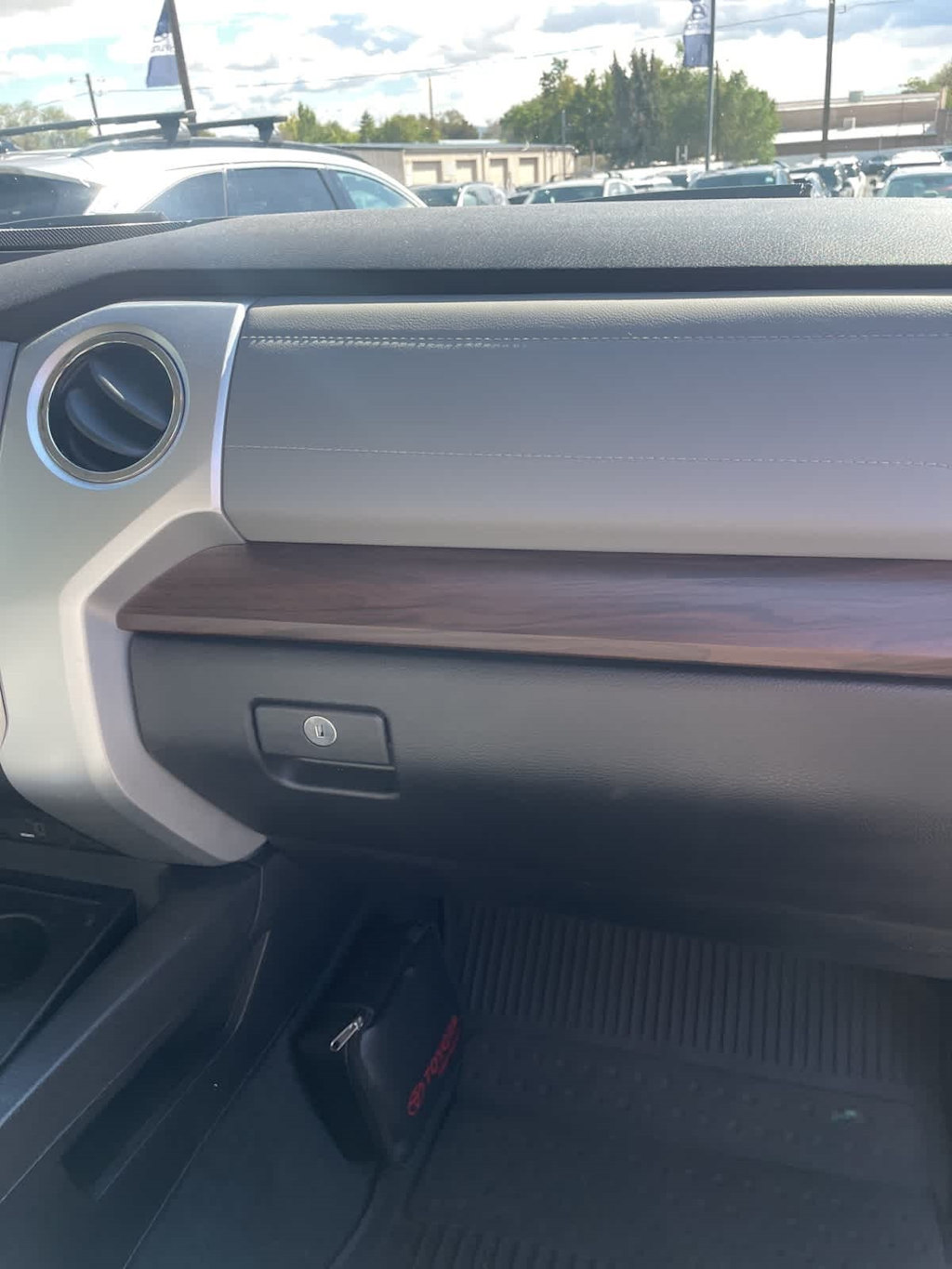 Thumbnail: 2021 Toyota Tundra - 16