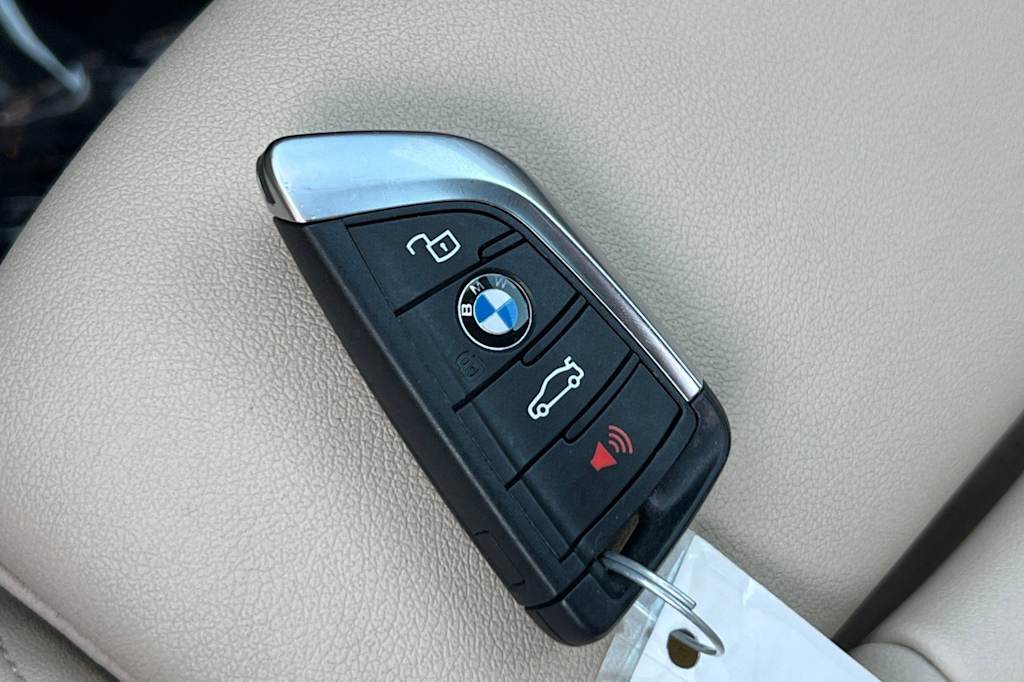Thumbnail: 2021 BMW X3 - 16