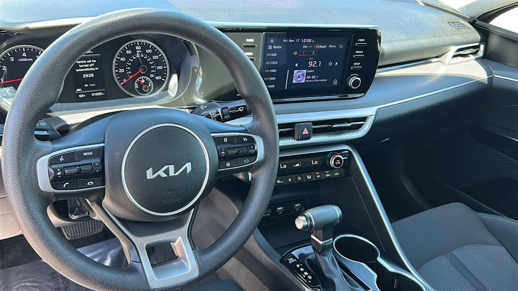 Thumbnail: 2023 Kia K5 - 2