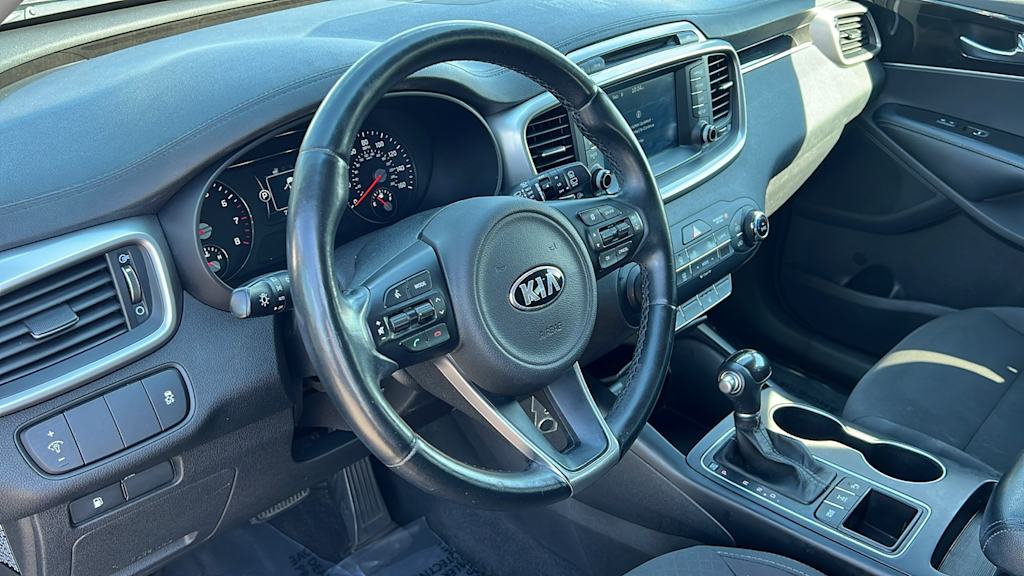 Thumbnail: 2017 Kia Sorento - 2