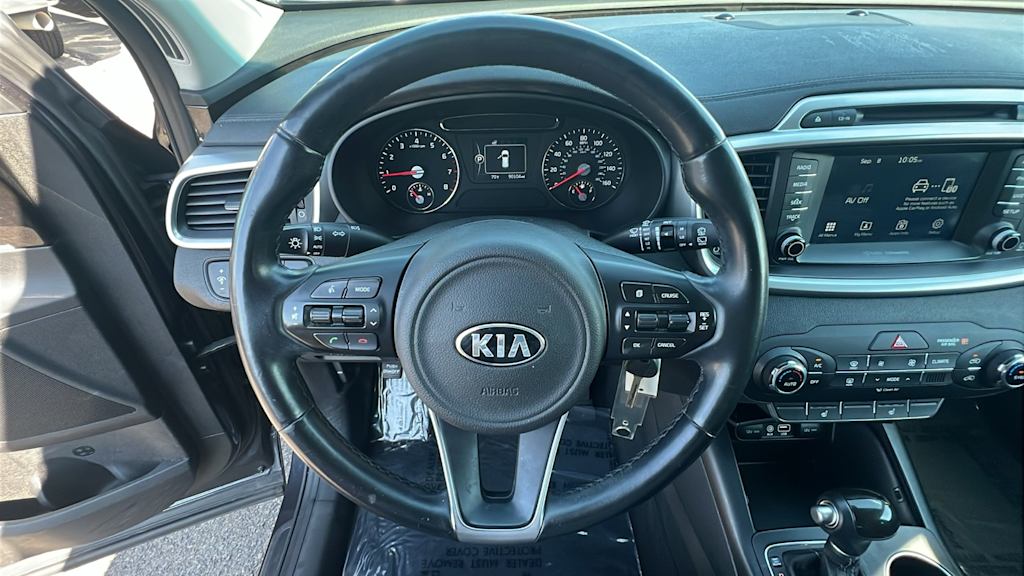 Thumbnail: 2017 Kia Sorento - 9