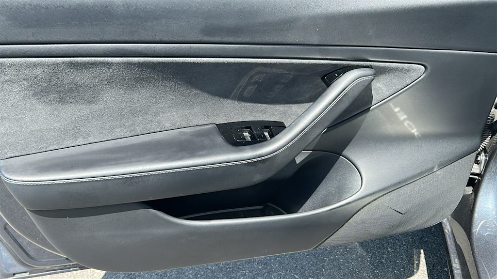 Thumbnail: 2020 Tesla Model 3 - 24